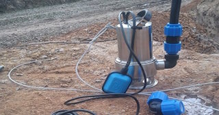 Установка дренажного насоса в Урюпинске - услуги от СантехДомРюп, расценки от 3145 рублей