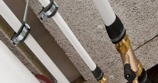 Замена труб водоснабжения в квартире: цена от 2097 руб. - СантехДомРюп